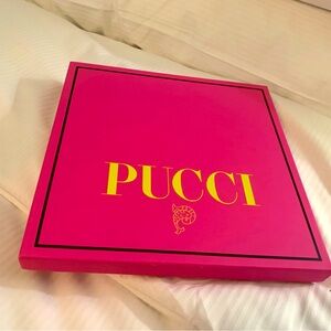 Brand new rare,authentic gorgeous Emilio Pucci gift box.Great for collectors.